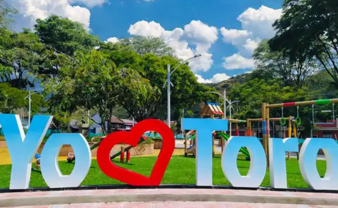 Se re-abre al público el parque principal del municipio de Toro